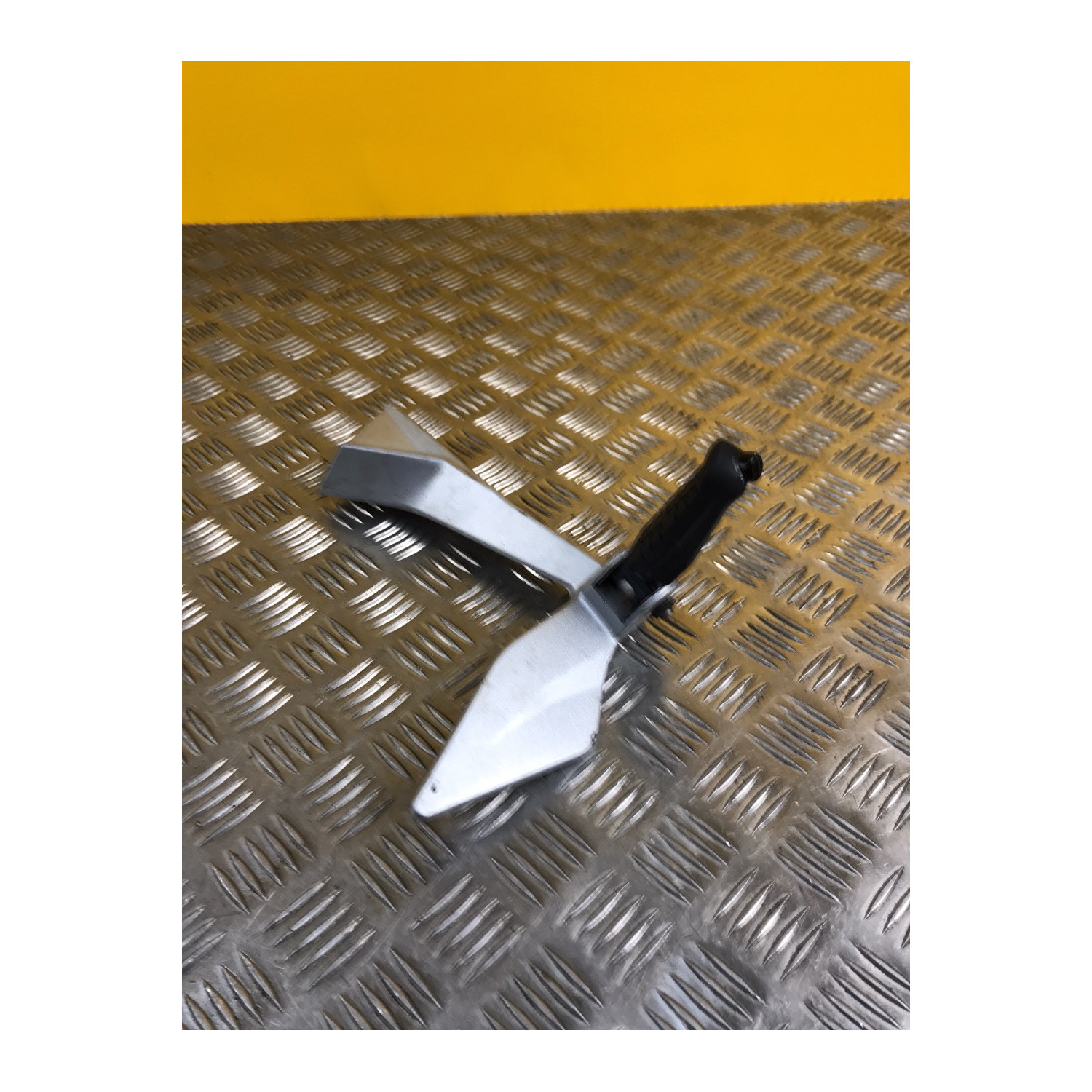 Platine repose pieds arrière droite pour KTM DUKE 390 2016