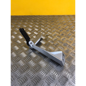 Platine repose pieds arrière droite pour KTM DUKE 390 2016