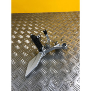 Platine repose pieds avant droite pour KTM DUKE 390 2016