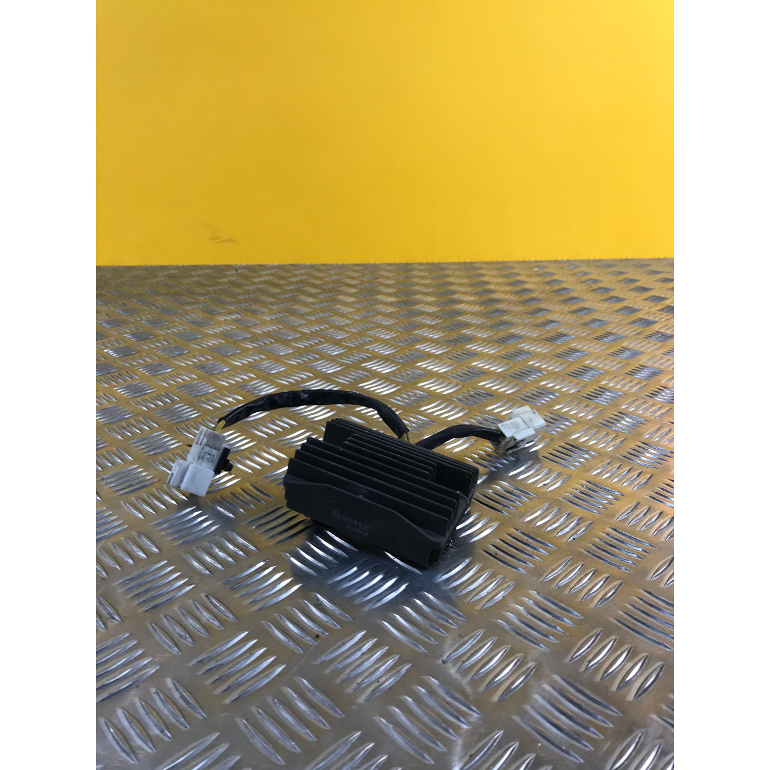 Régulateur de tension pour PIAGGIO VESPA 125 GT 2010