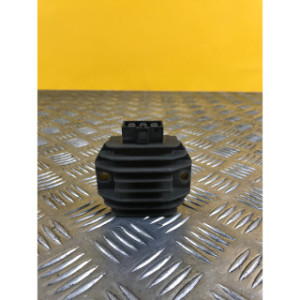 Régulateur de tension pour YAMAHA XMAX 125 2010