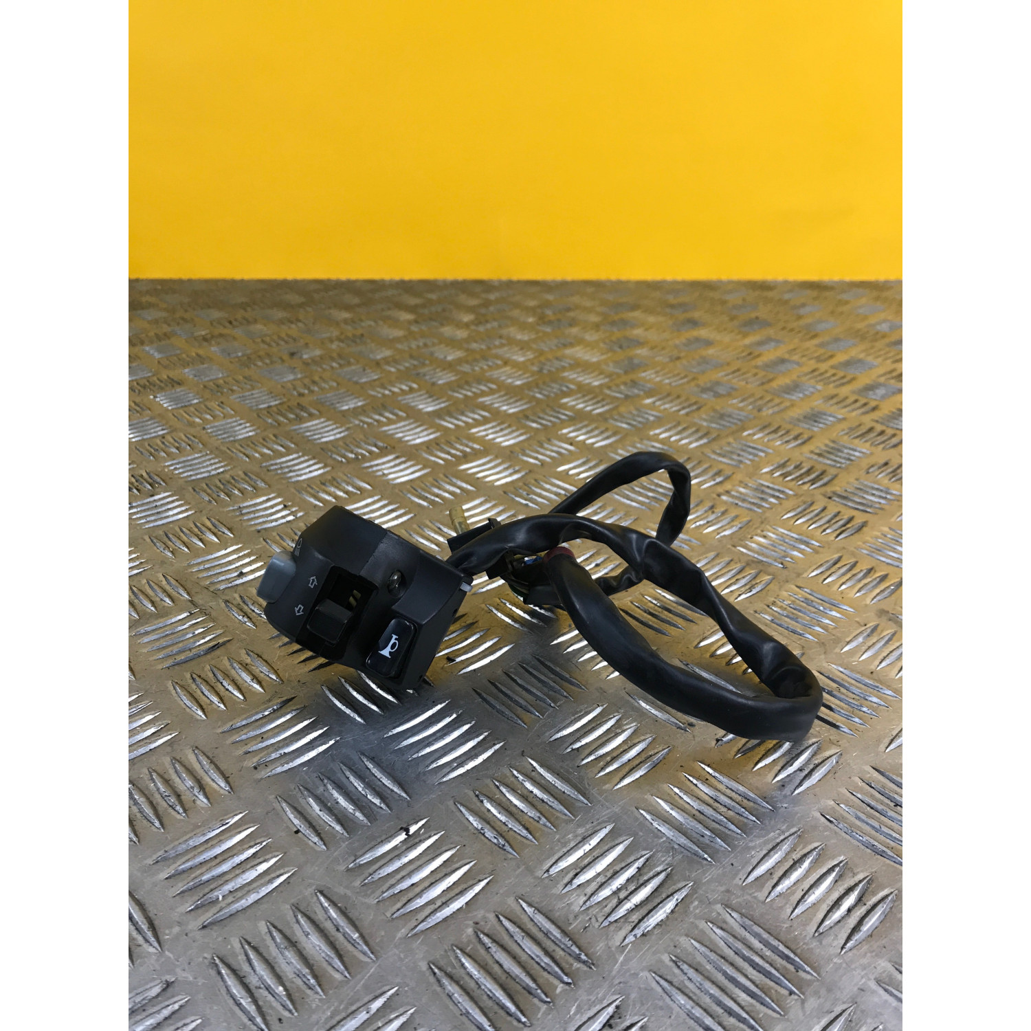 Commodo gauche gestion de l'éclairage pour YAMAHA YBR 125 2014