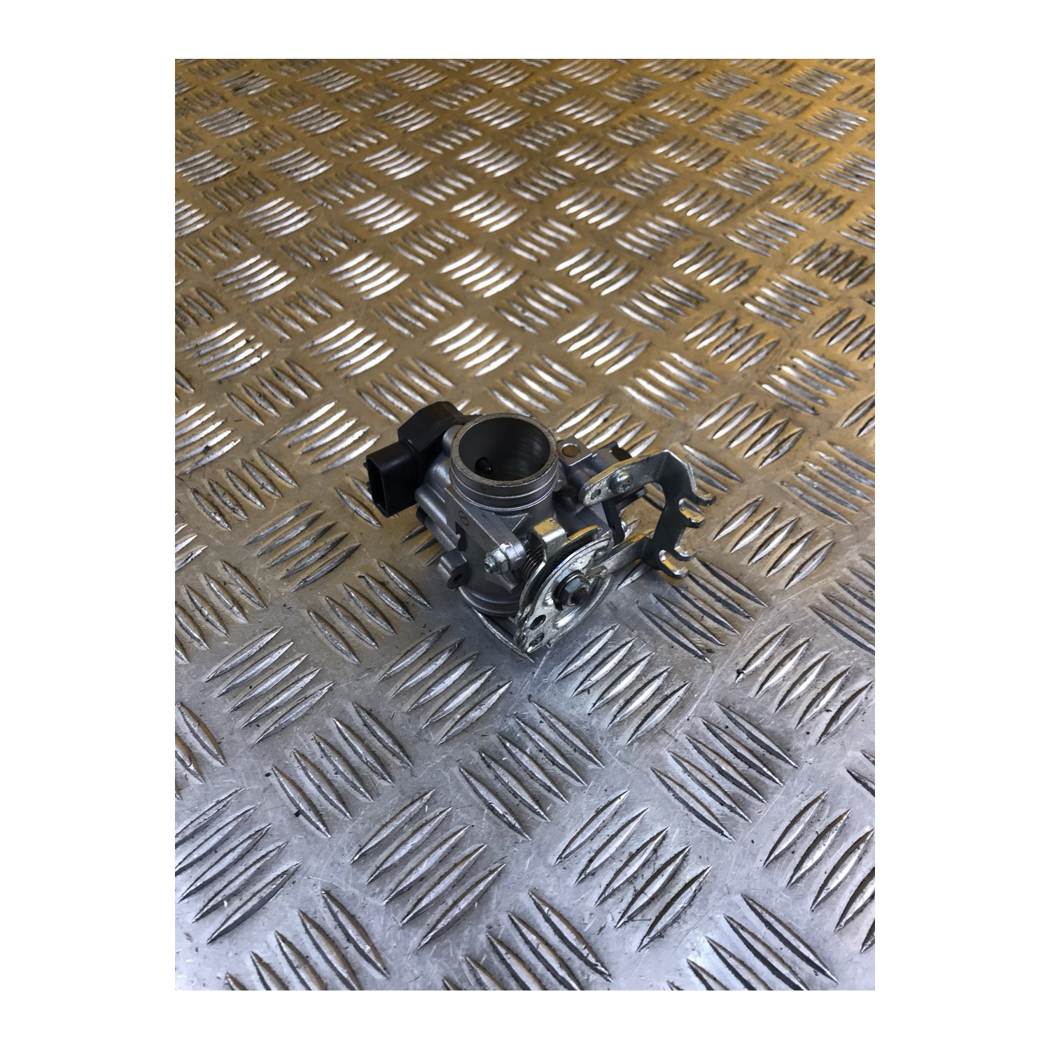 Boitier papillon pour YAMAHA YBR 125 2014