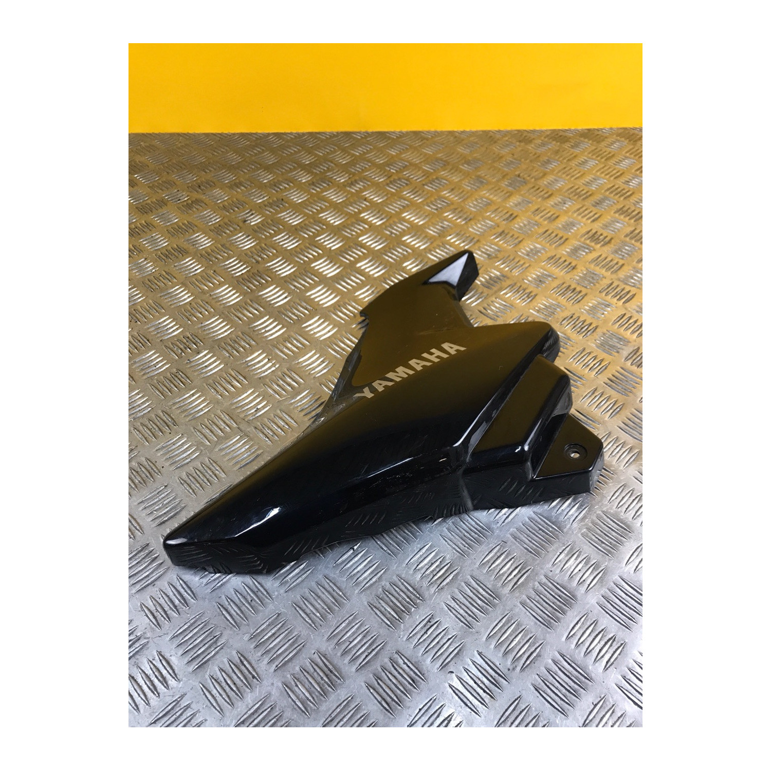 Cache latéral arrière sous selle droit pour YAMAHA YBR 125 2014
