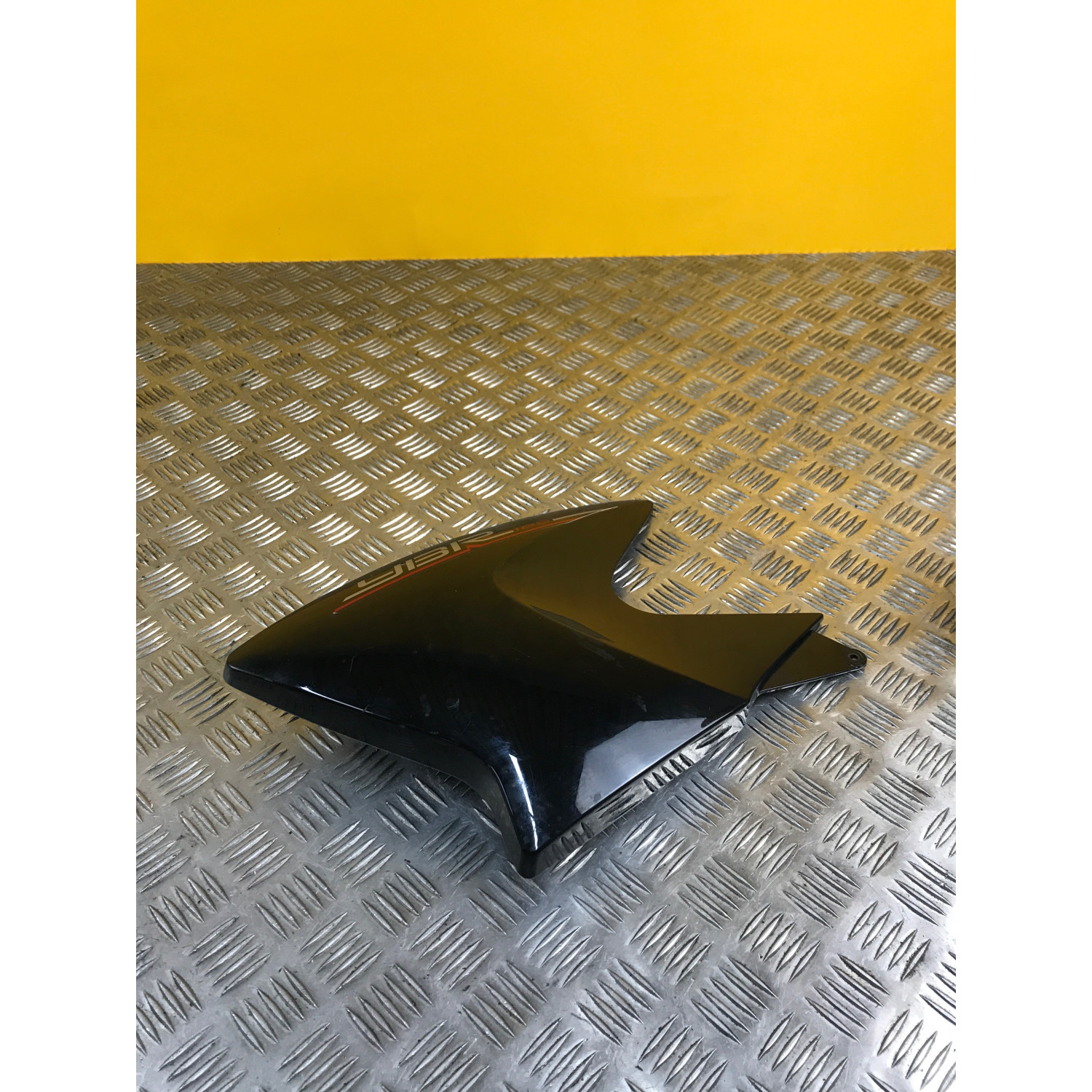 Flanc de carénage gauche pour YAMAHA YBR 125 2014