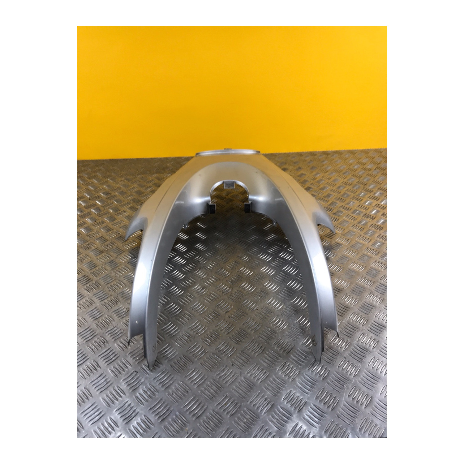 Carenage centrale arriere pour BMW C1 125 2003 46632329484