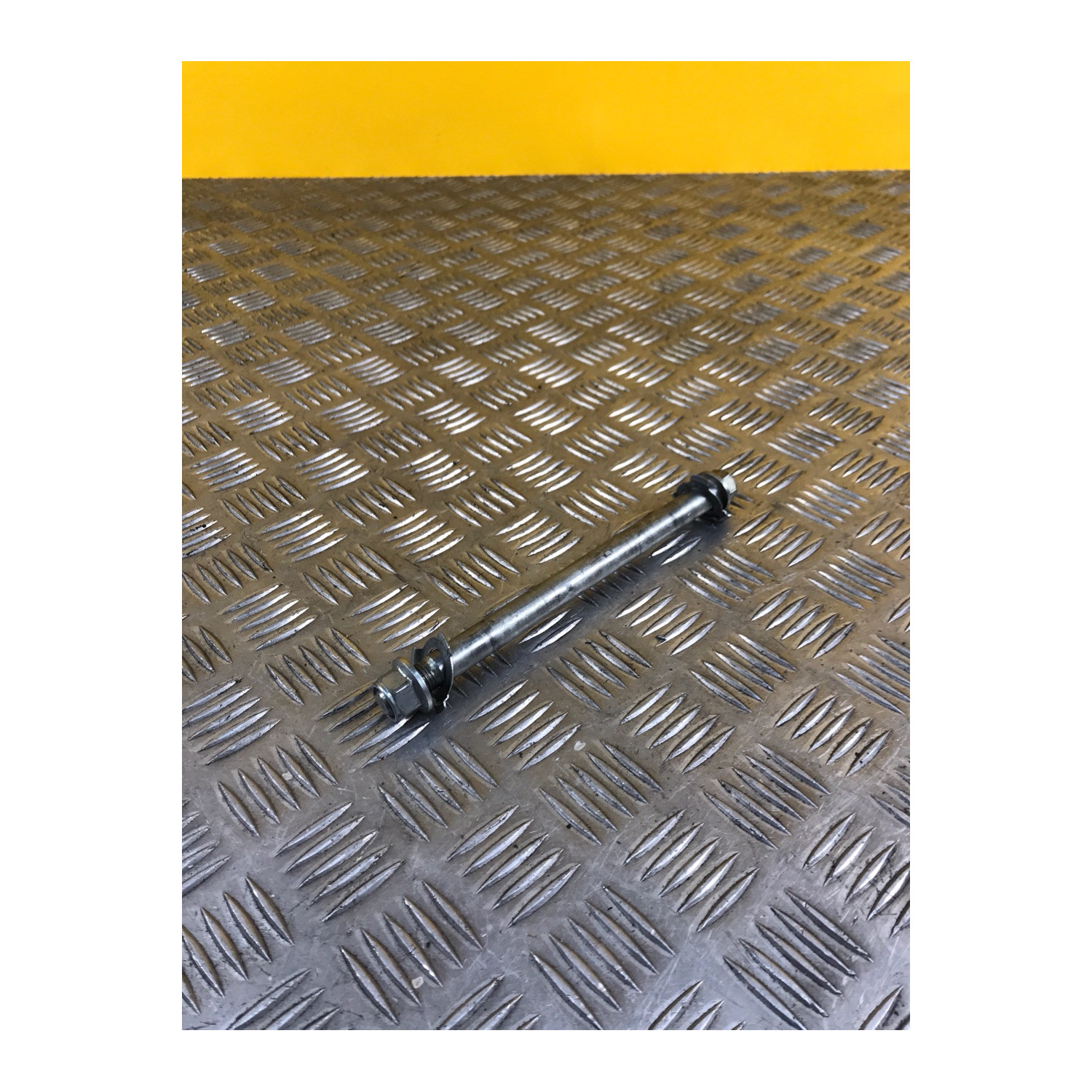 Axe de roue avant pour YAMAHA YBR 125 2014