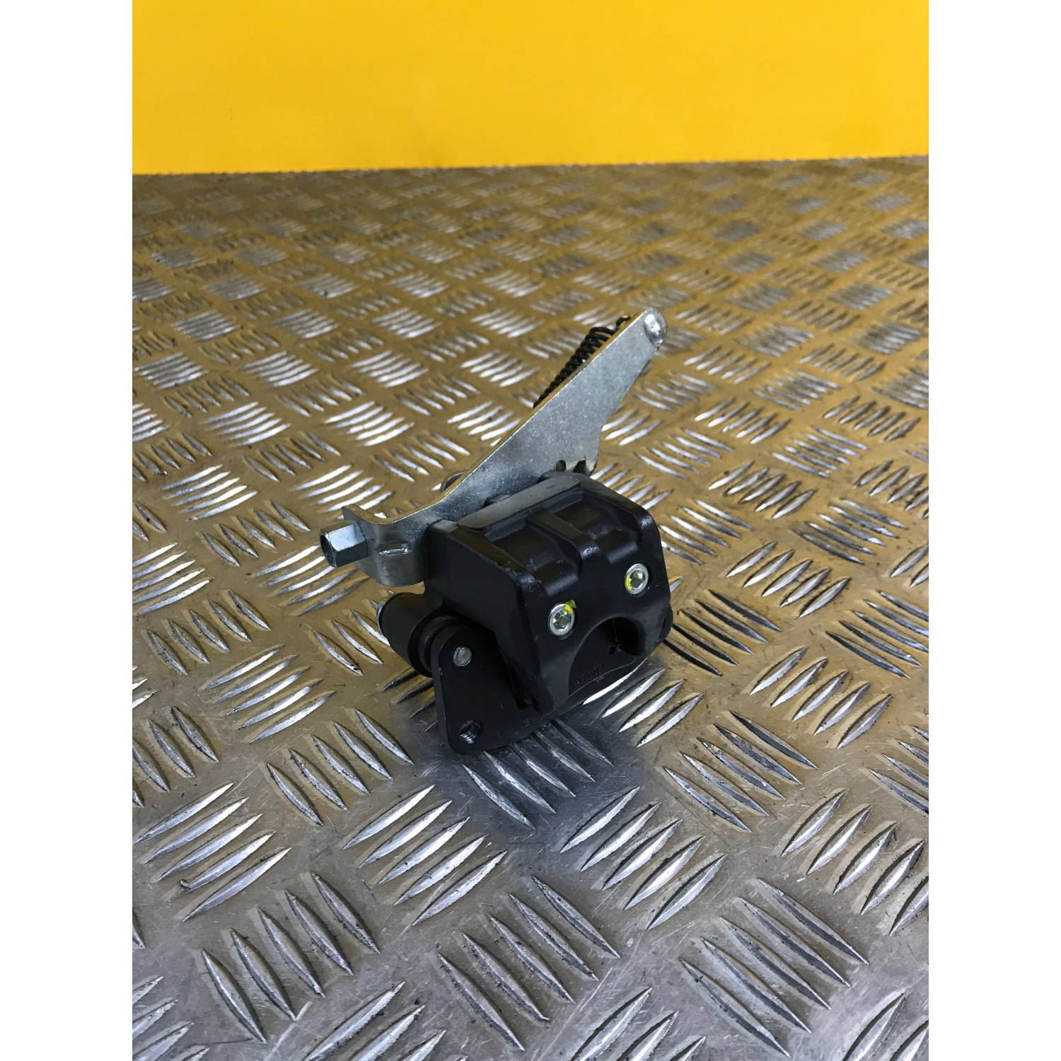 étrier de frein arrière pour PIAGGIO MP3 530 HPE 2022