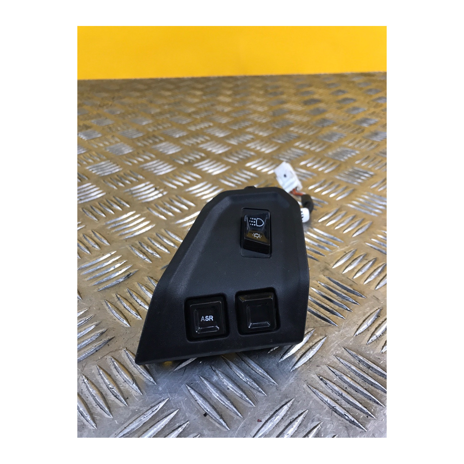 Commutateur droit pour PIAGGIO MP3 530 2022