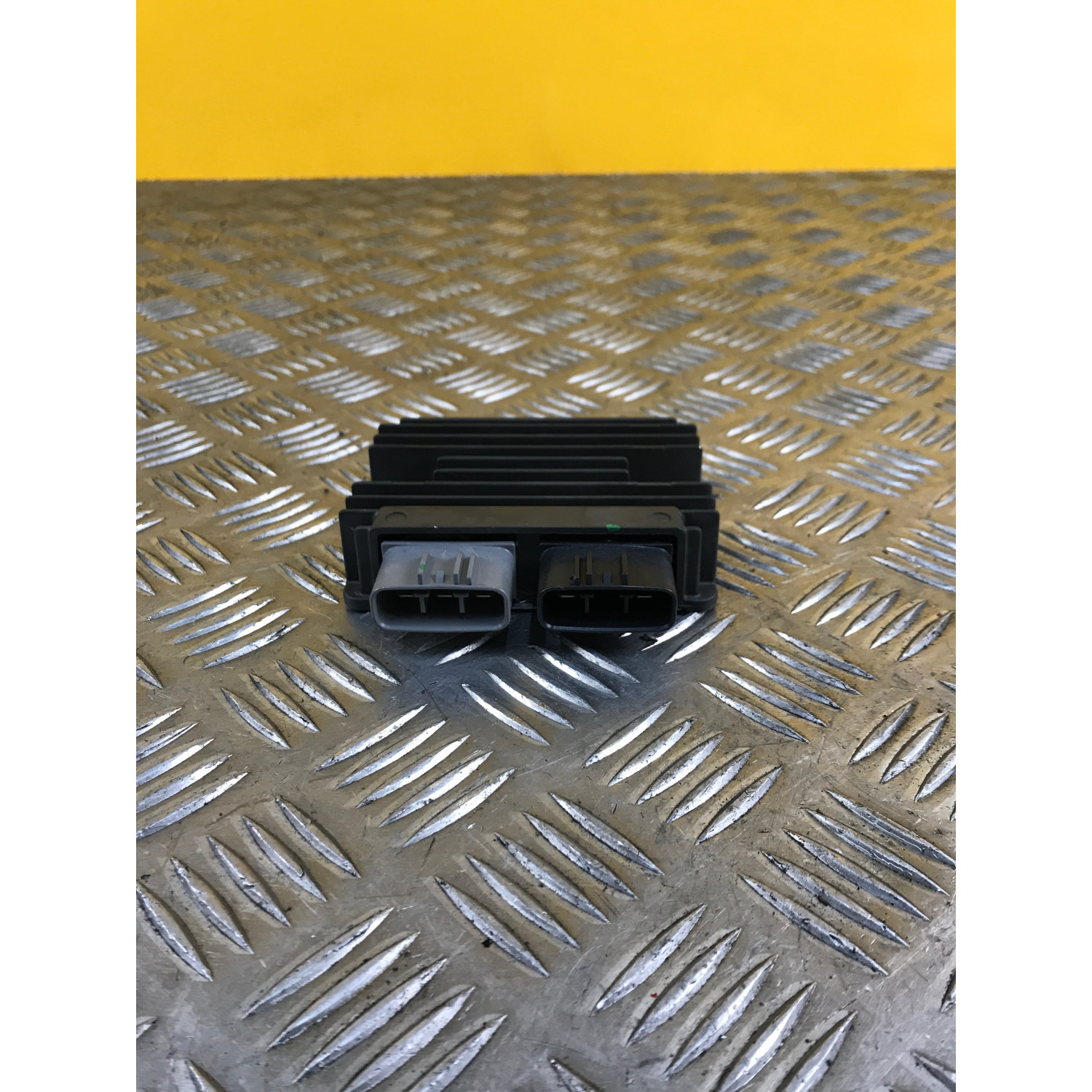 Régulateur de tension pour PIAGGIO MP3 530 2022