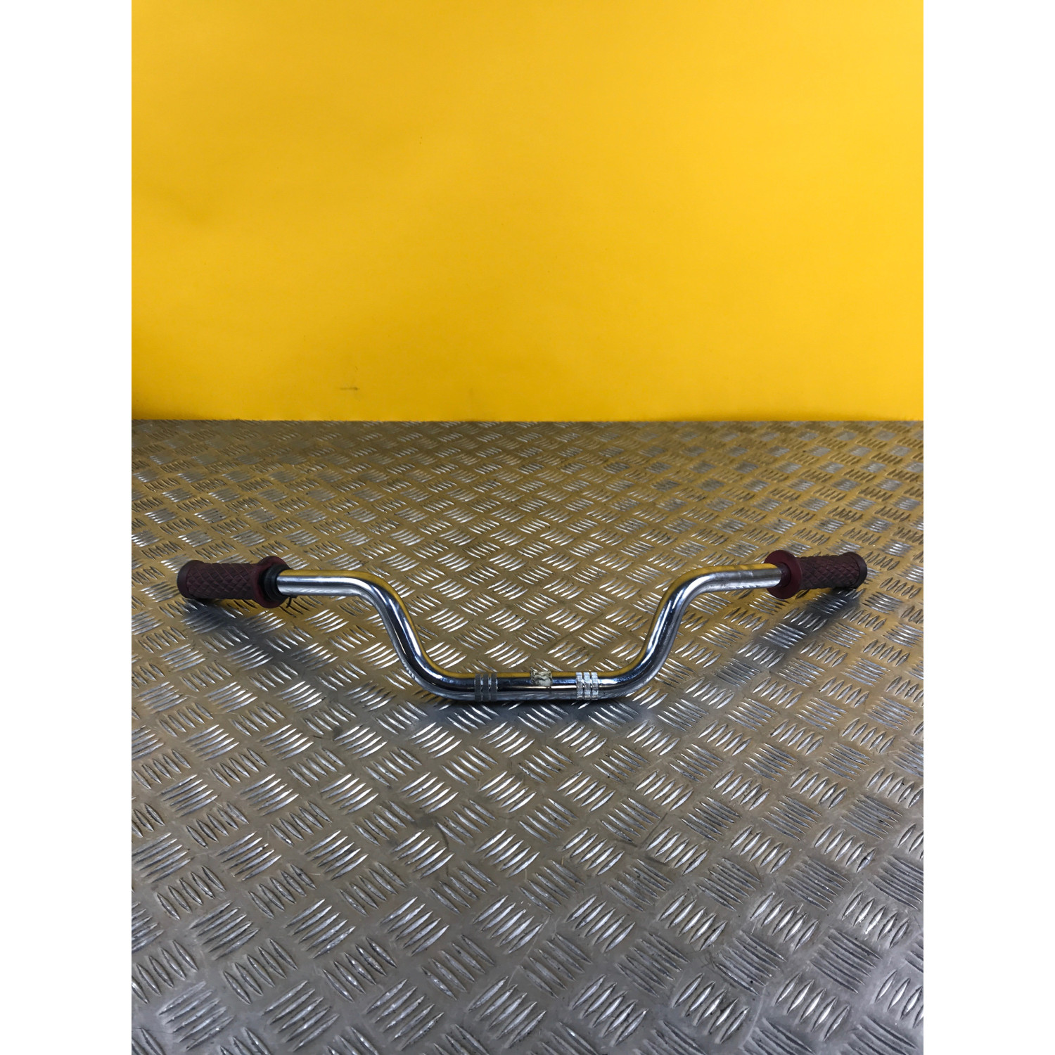 Guidon une pièce pour TRIUMPH BONNEVILLE T100 2012