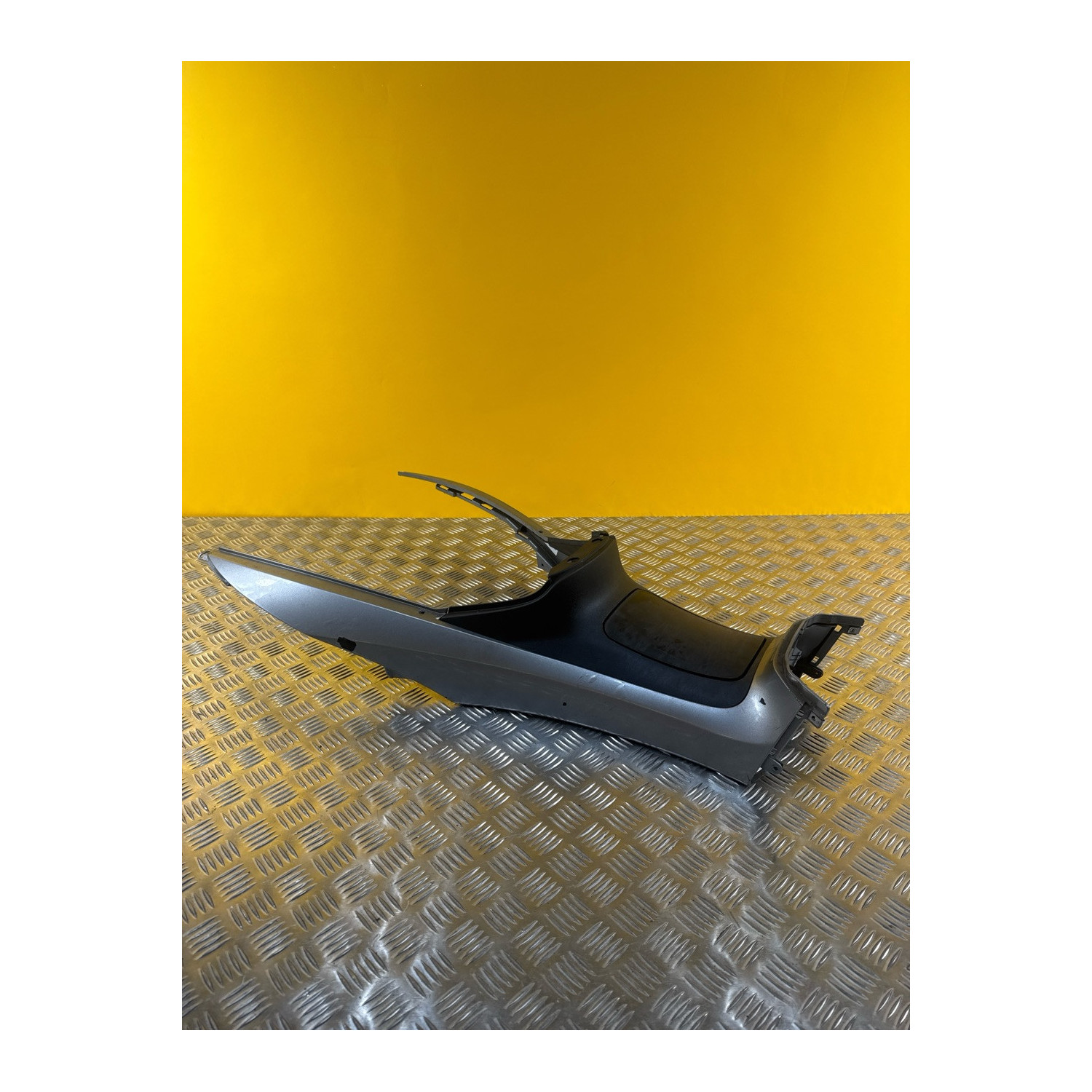 Carénage central trappe à essence pour PIAGGIO MP3 300 IE LT ABS 2016