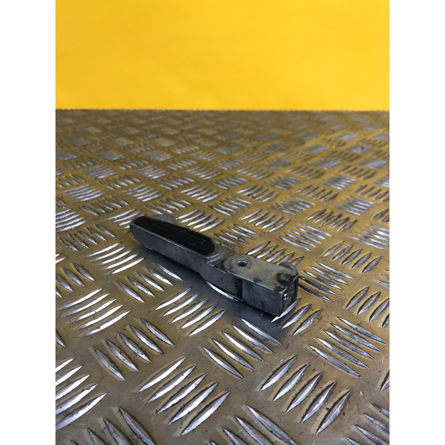 Repose pied droit pour KYMCO DINK 2008