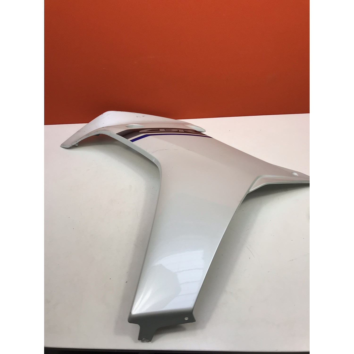 Flanc de carénage gauche pour HONDA CBR 600 64320-MGV-D00ZA