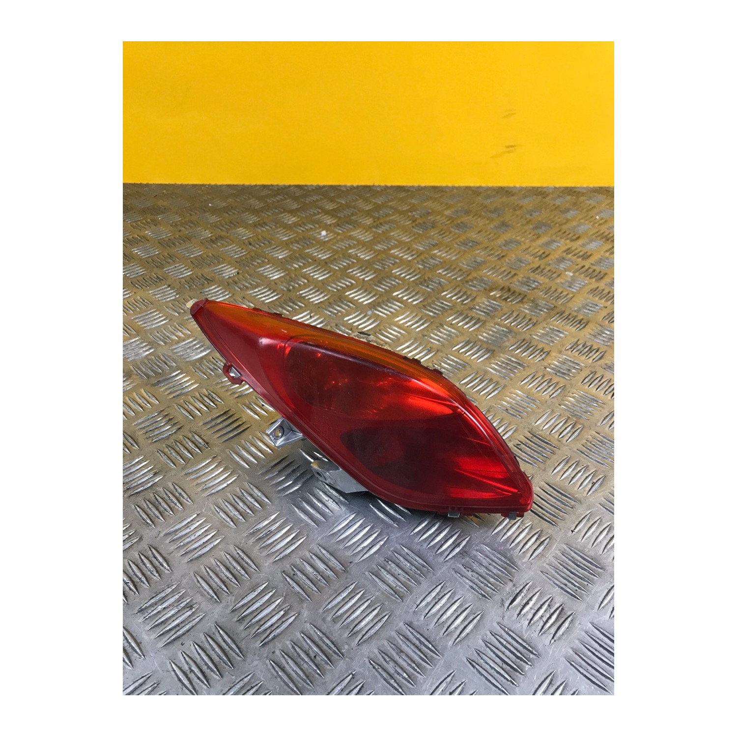 Feux arriere gauche pour YAMAHA XMAX 125 2012