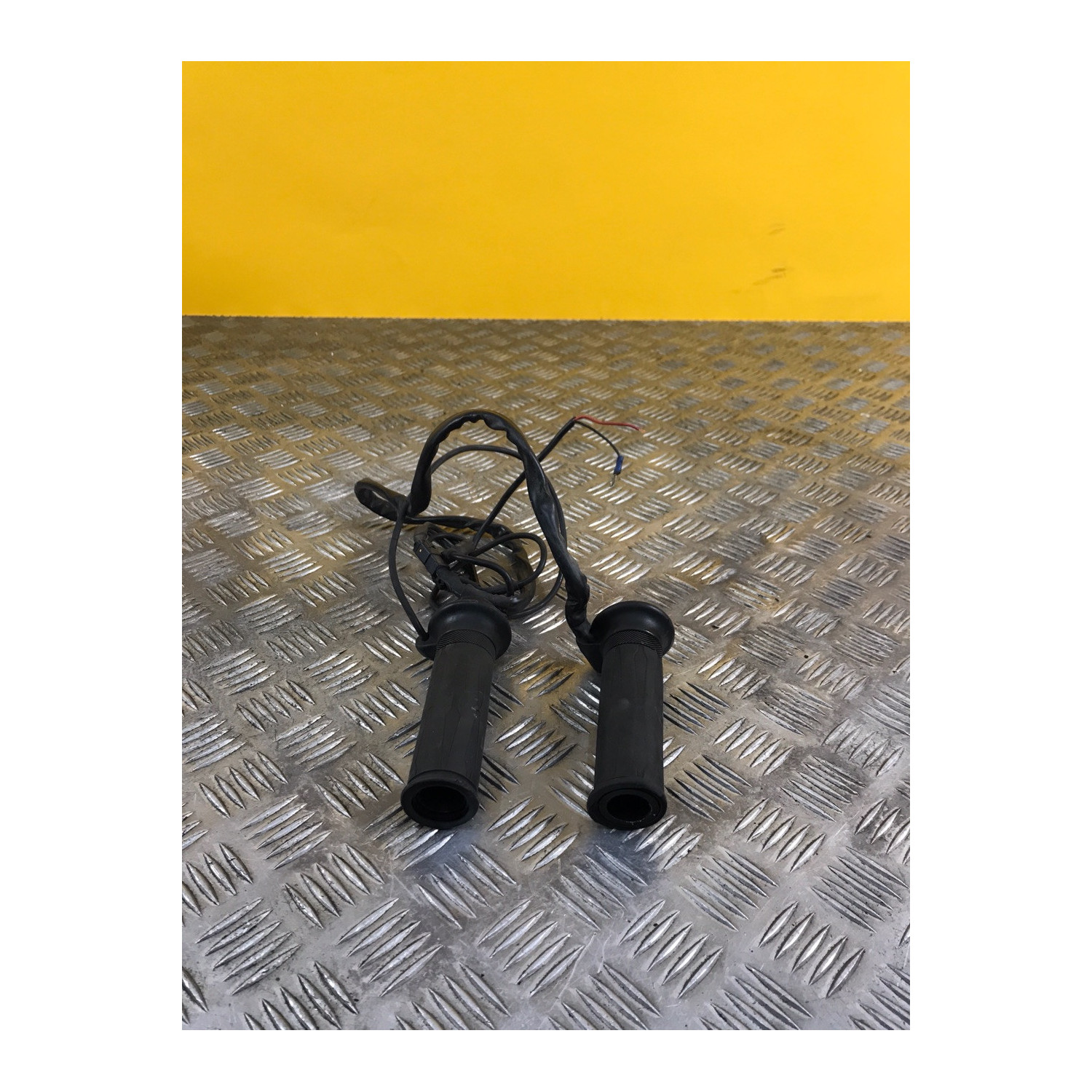 Kit poignées chauffantes pour PIAGGIO VESPA 300 GTS Sei Giorni 2017