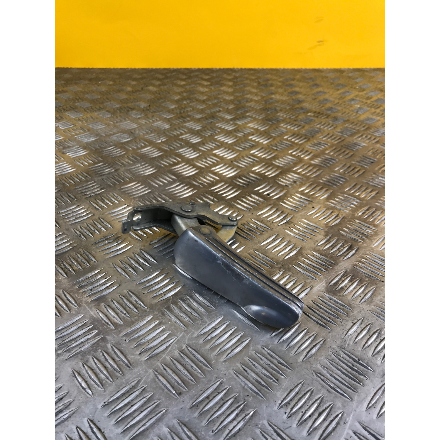 Repose pied gauche pour PIAGGIO VESPA 300 GTS Sei Giorni 2017