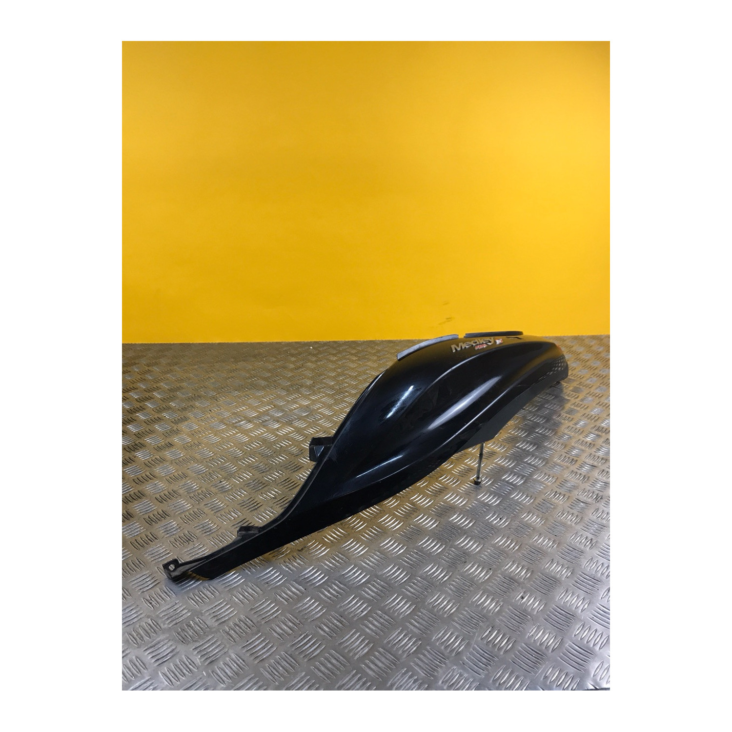 Demi coque arrière gauche pour PIAGGIO Medley 125 2017