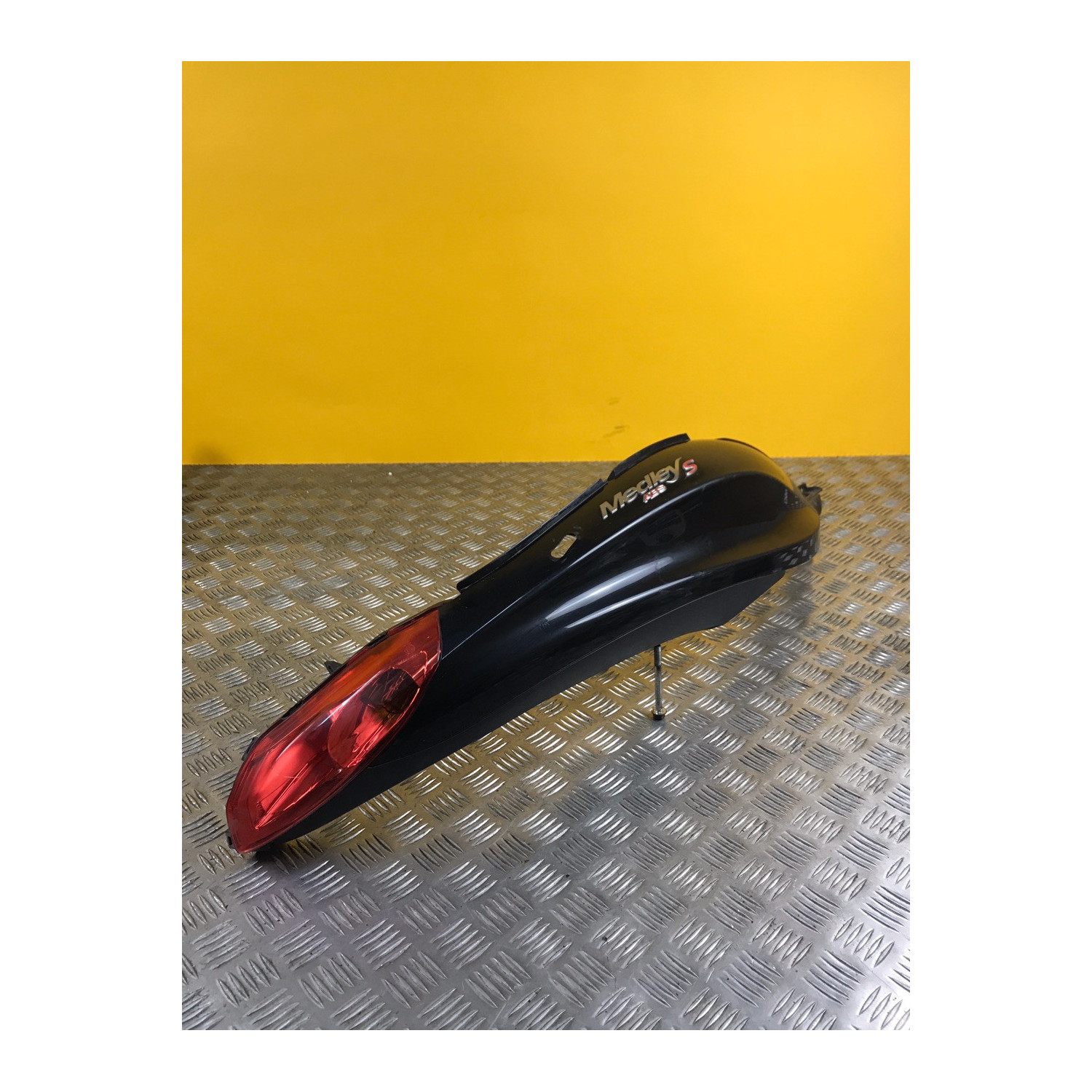 Demi coque arrière droite pour PIAGGIO Medley 125 2017