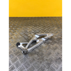Platine repose pieds arrière droite pour BMW K 1200 S 2005
