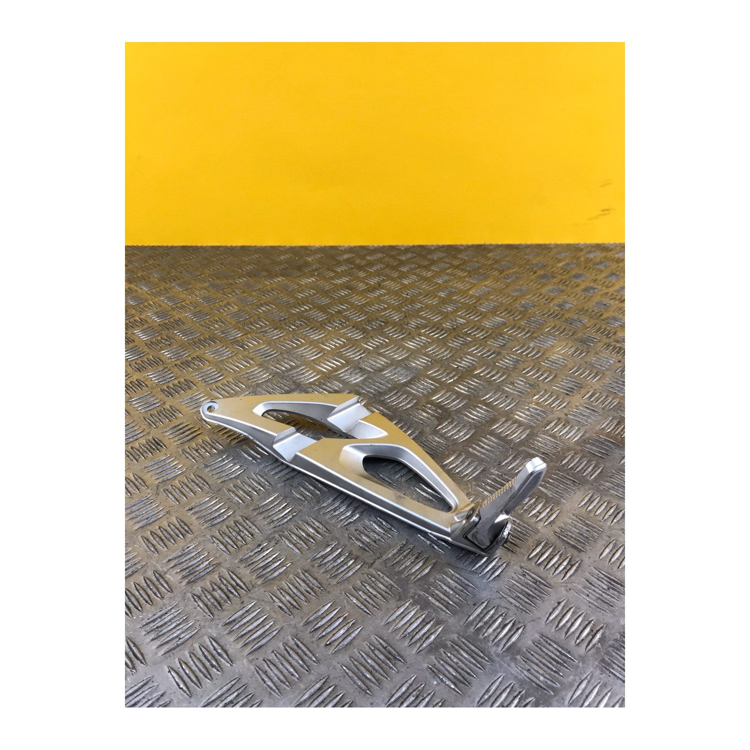 Platine repose pieds arrière gauche pour BMW K 1200 S 2005