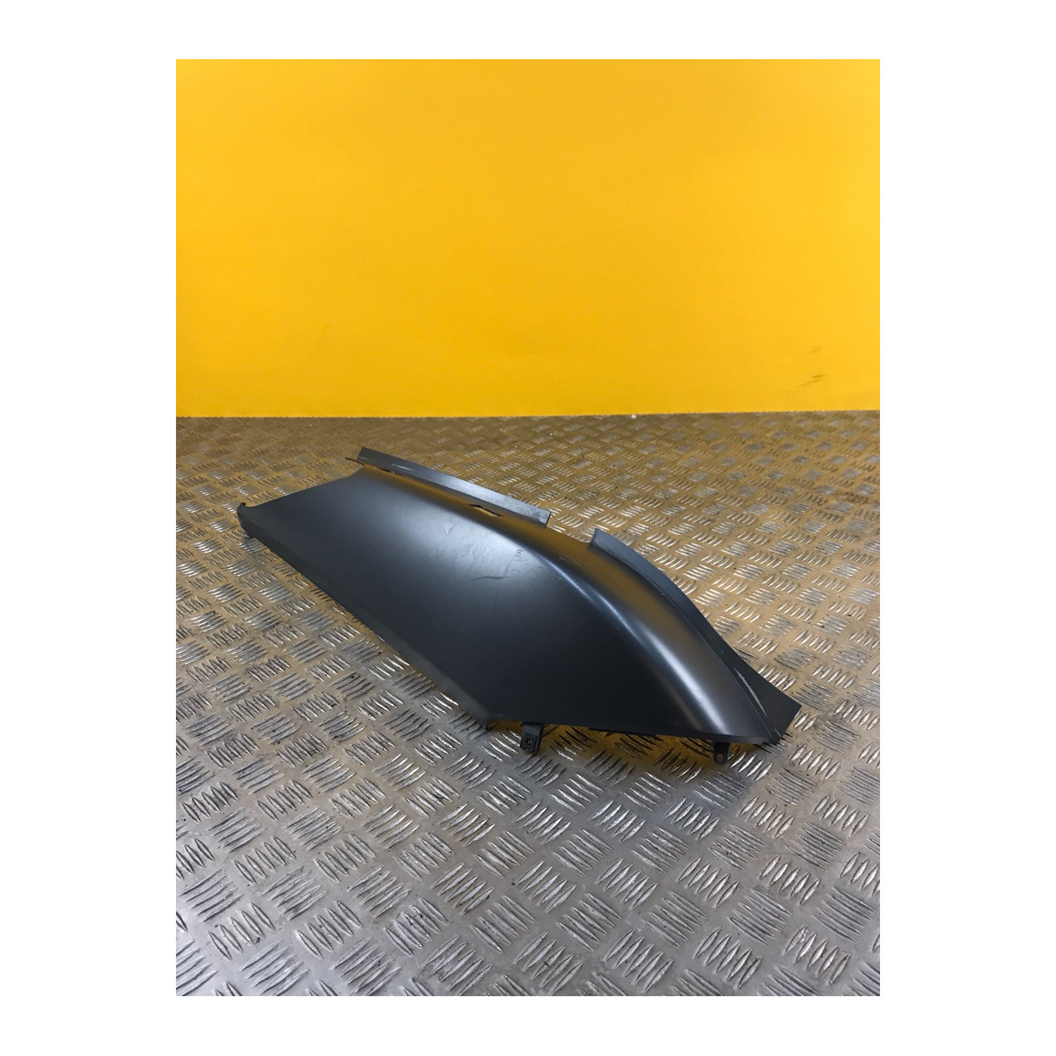 Demi coque arrière droite pour YAMAHA XMAX 125 2008