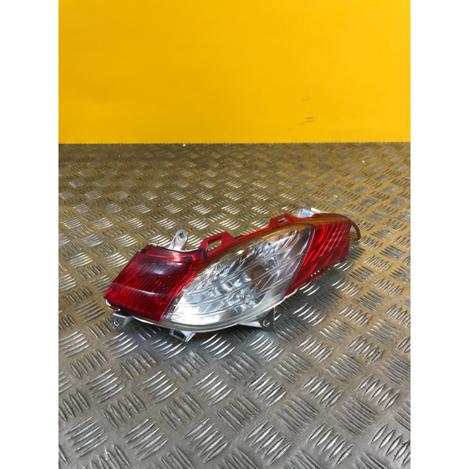 Feux arriere droit pour HONDA S-wing 125 2011