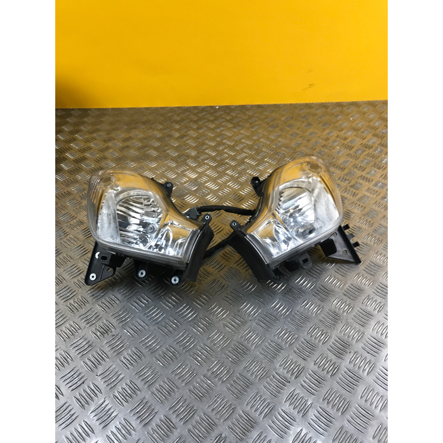 Phare avant pour HONDA S-wing 125 2011