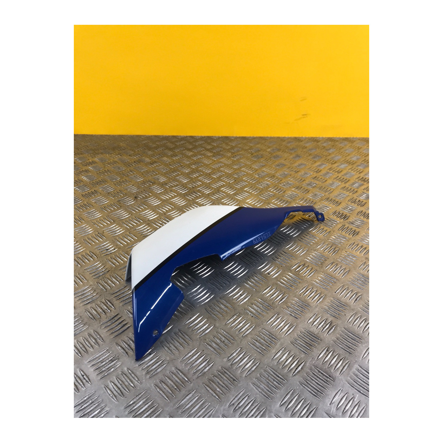 Demi coque arrière gauche pour BMW K 1200 S 2005