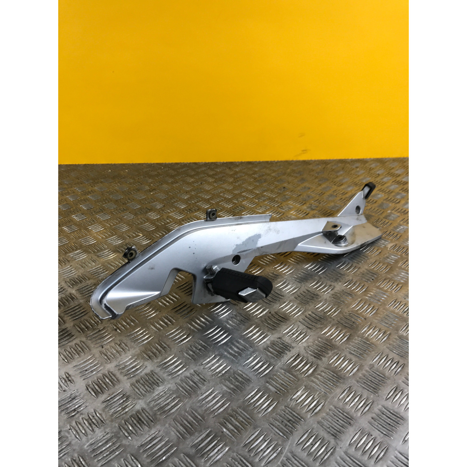 Platine repose pieds avant gauche pour BMW R 1200 RT 2006