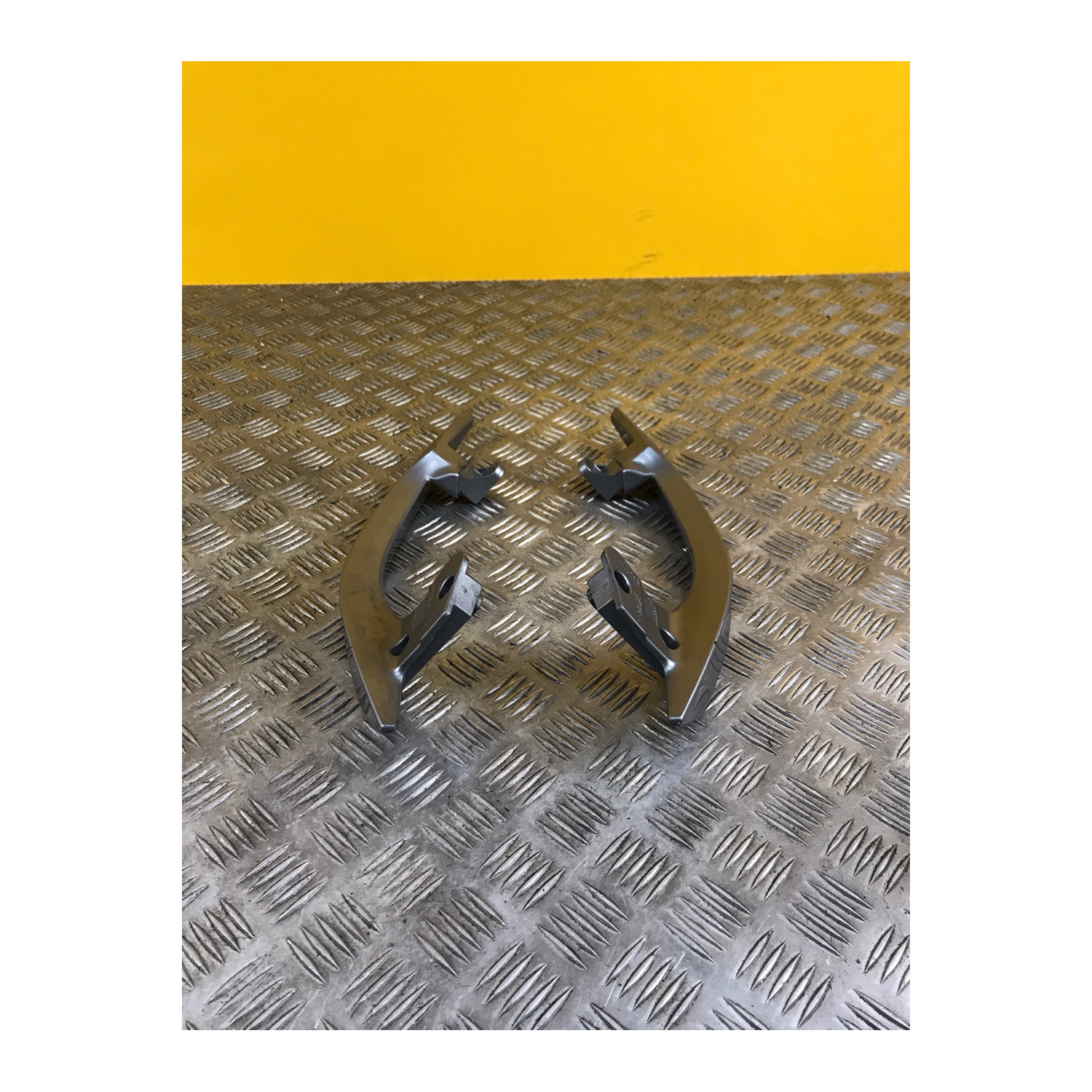 Poignée passager pour GILERA GP 800 2010