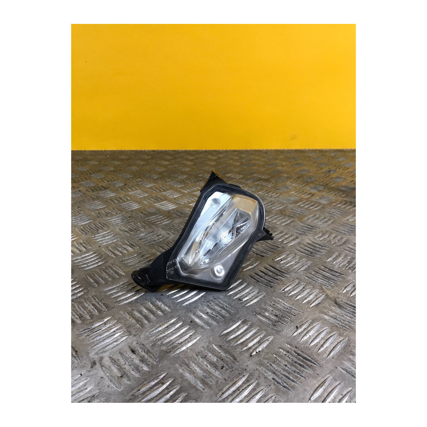 Veilleuse avant gauche pour SUZUKI BURGMAN 650 2014