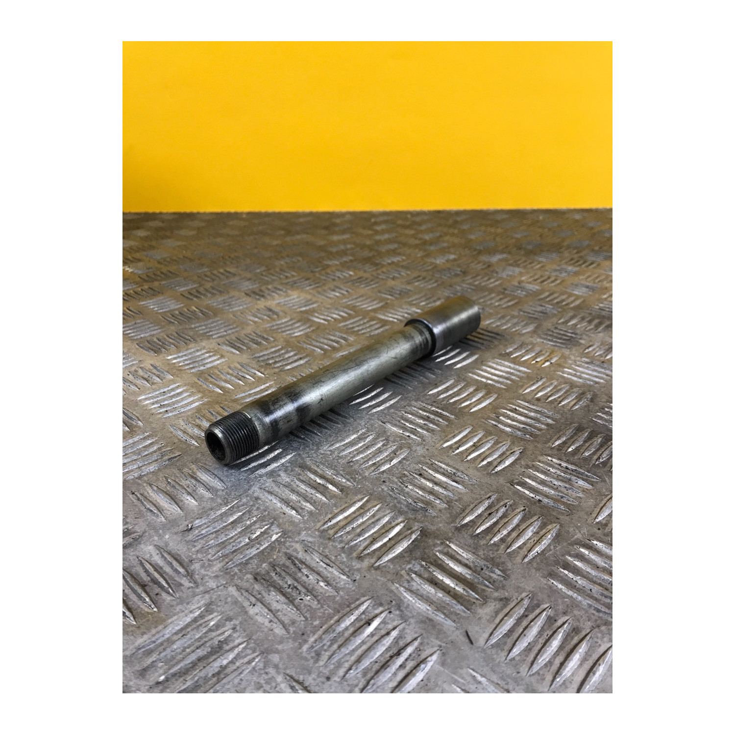 Axe de roue avant pour SUZUKI GSXR 1000 2003