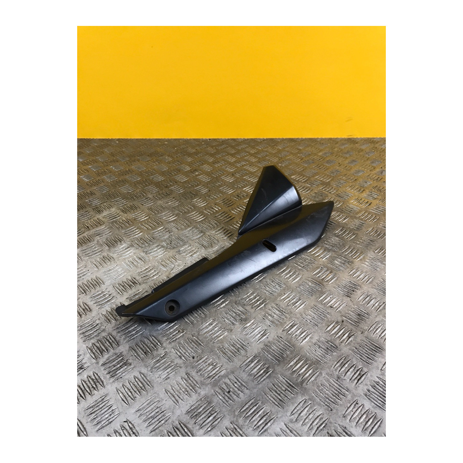 Carénage sous selle droit pour SUZUKI BANDIT 650 2005