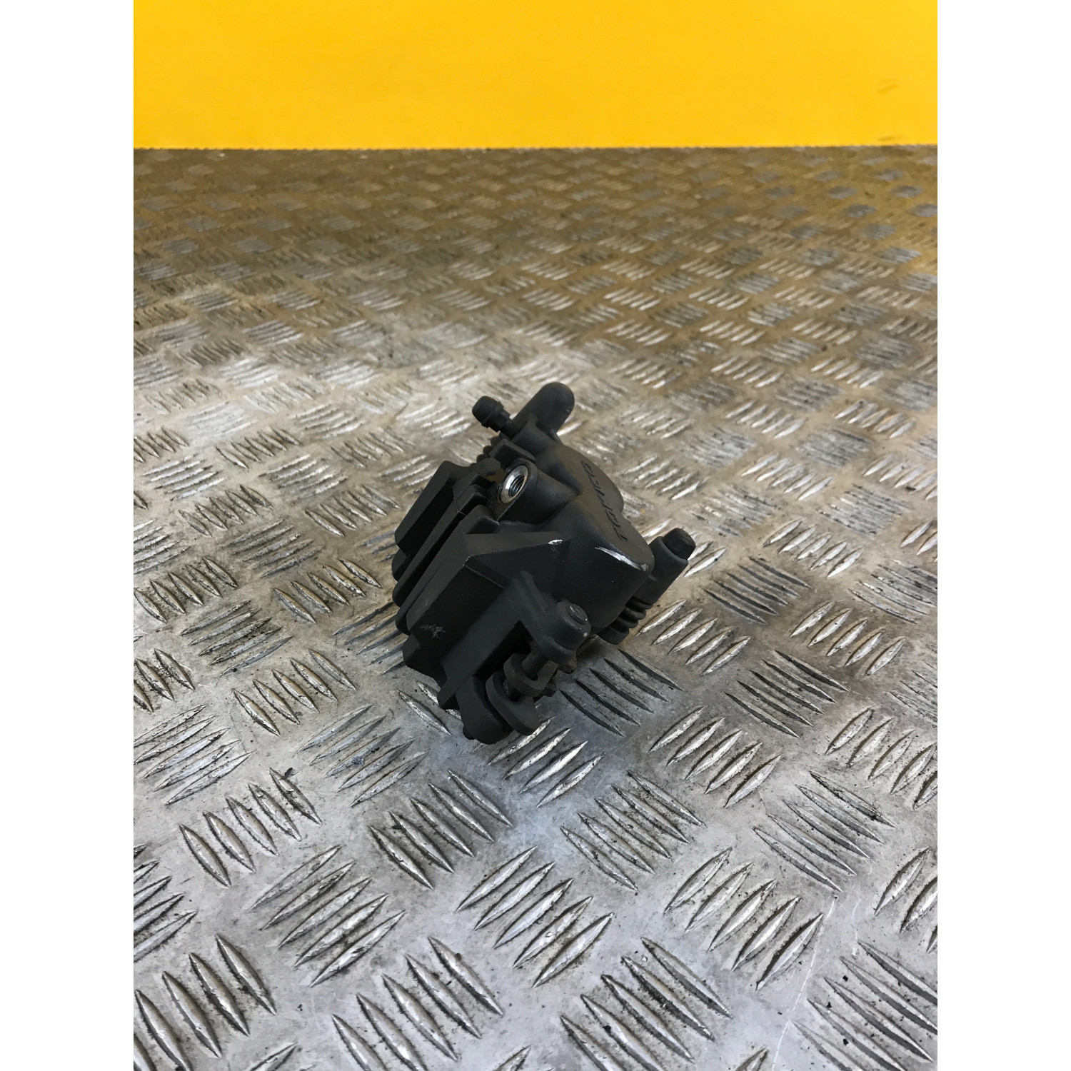 étriers de frein avant droit pour SUZUKI BANDIT 650 2005