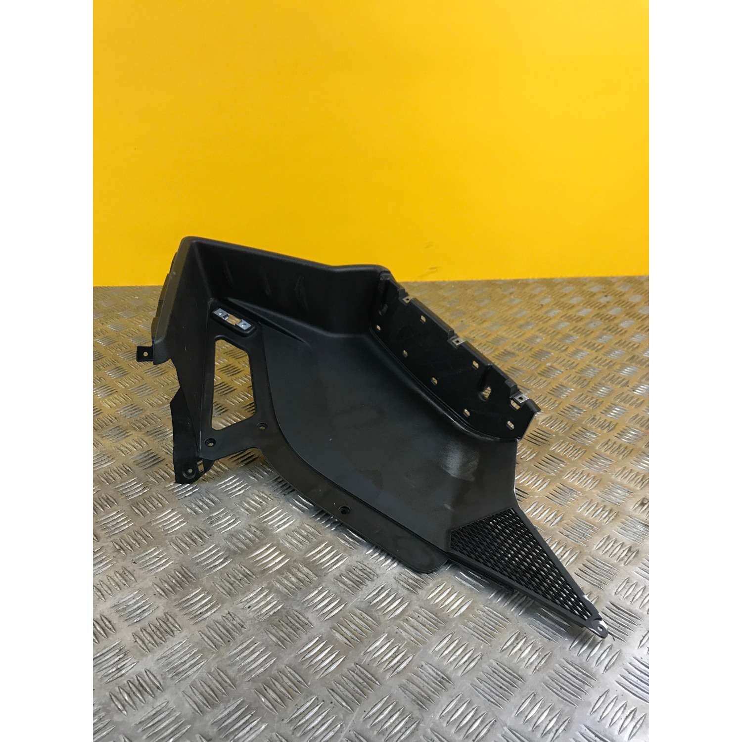 Marche pied droit pour GILERA GP 800 2010