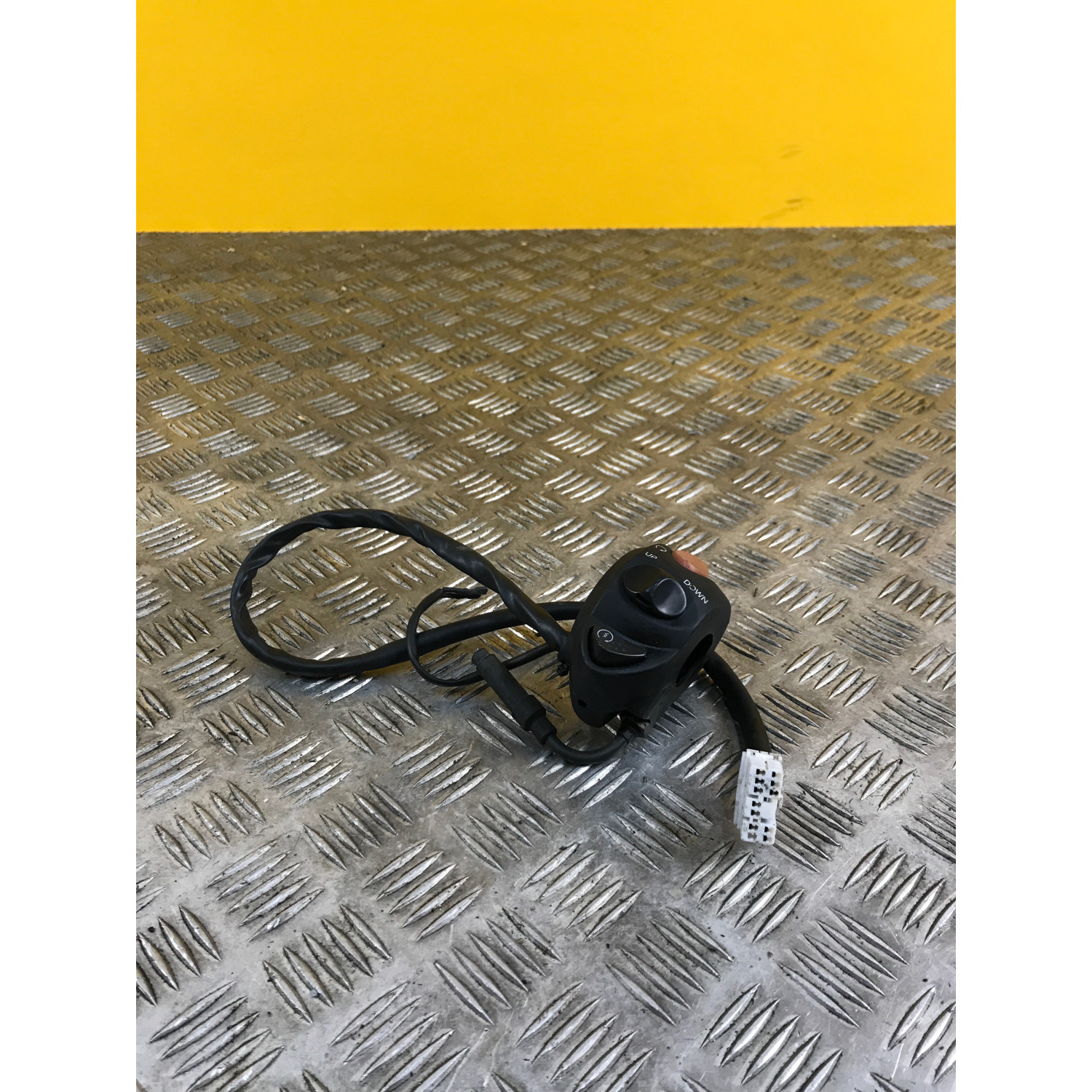 Commodo droit démarrage pour GILERA GP 800 2010