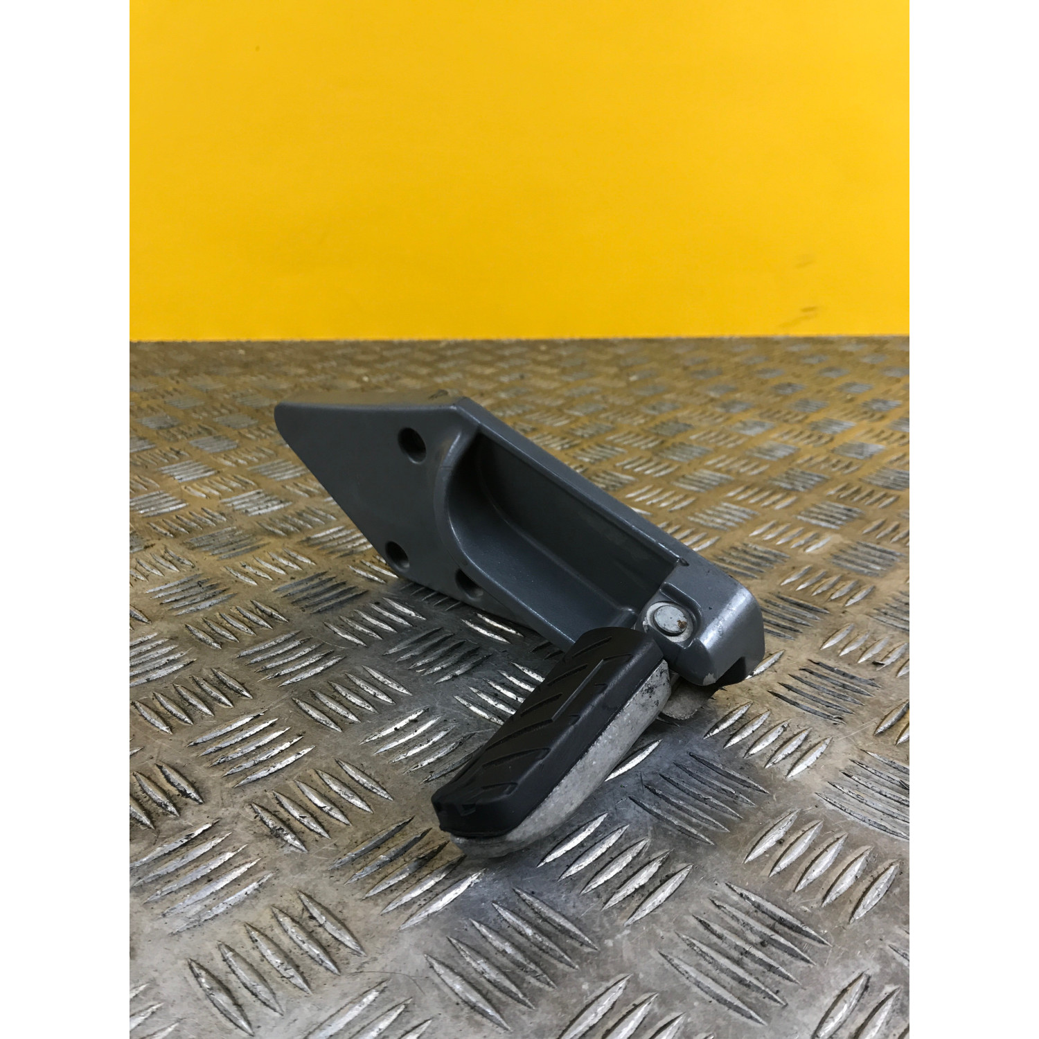 Repose pied droit pour GILERA GP 800 2010