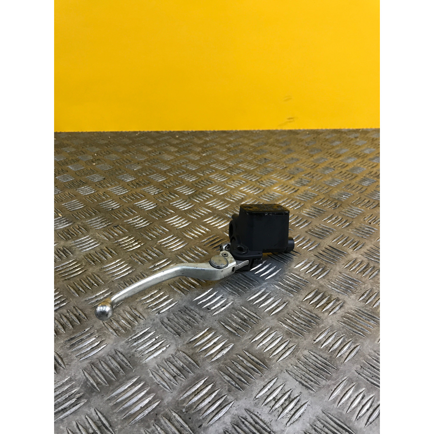 Maitre cylindre frein avant pour GILERA GP 800 2010