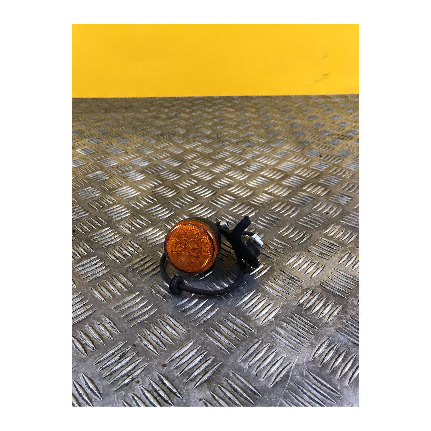 Clignotant avant gauche pour INDIAN DARK HORSE 2016