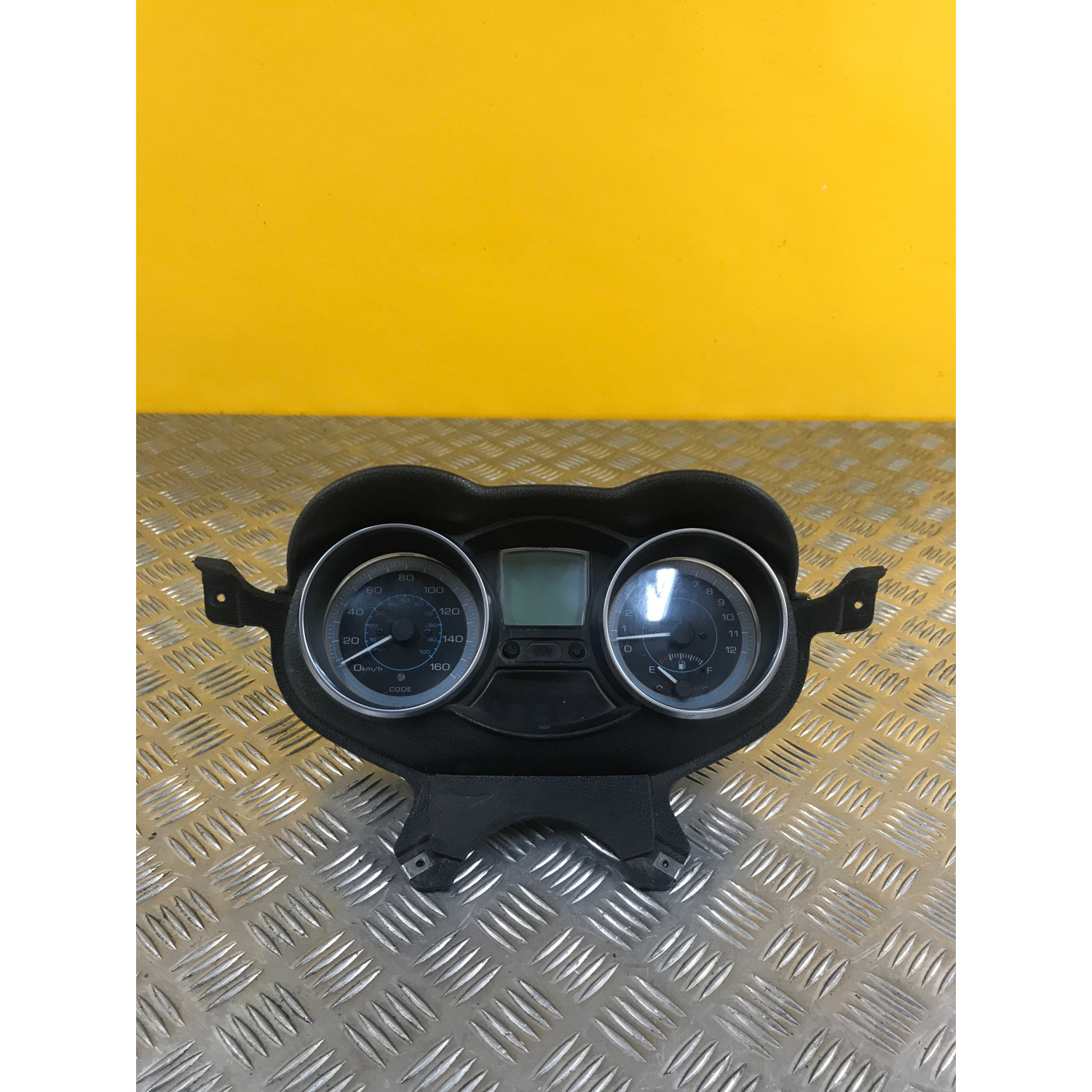 Compteur tableau de bord pour PIAGGIO X EVO 125 2014
