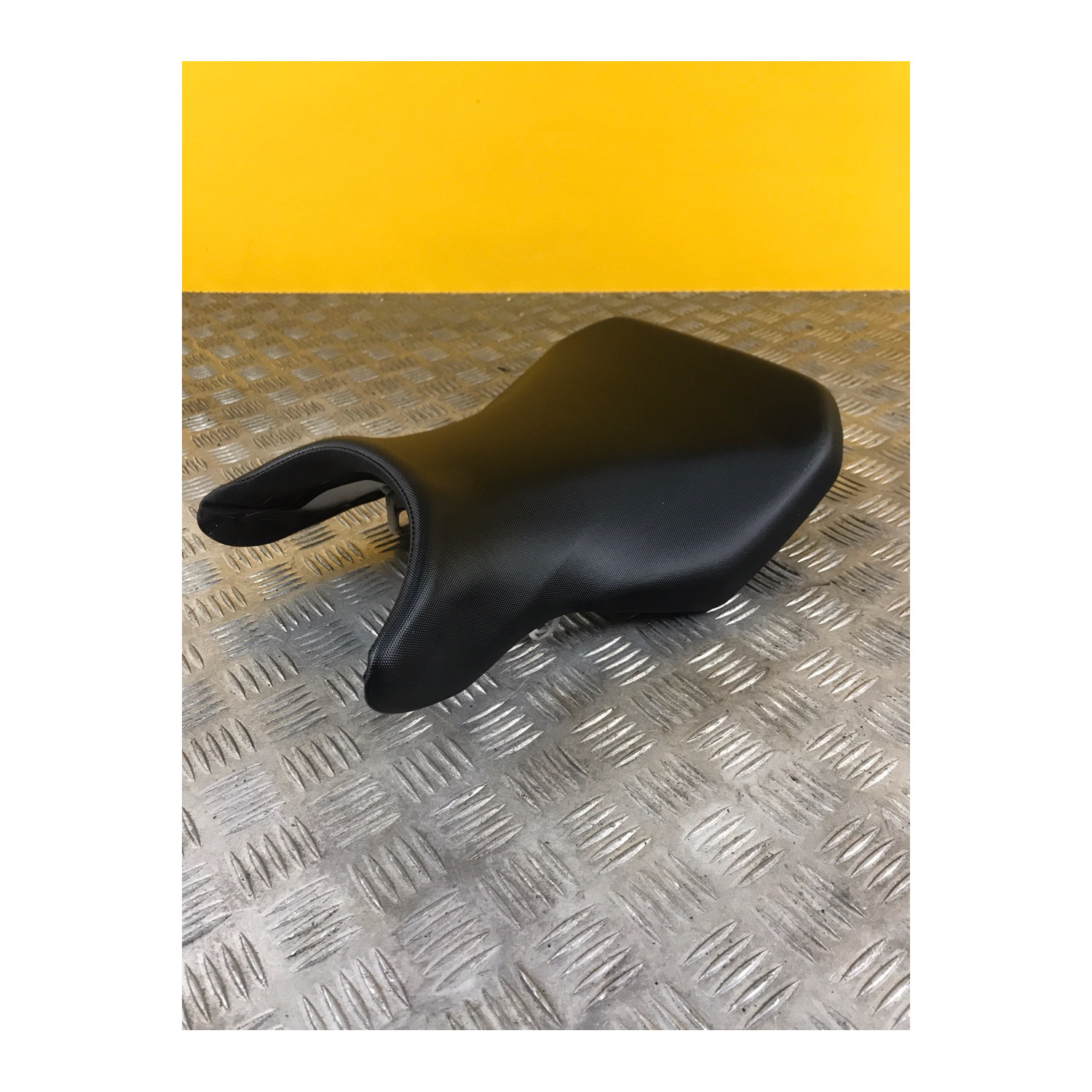 Selle conducteur pour SUZUKI GSR 750 2014