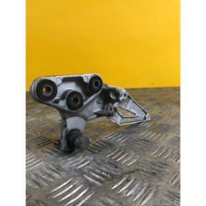Platine repose pieds avant droite pour SUZUKI GSR 750 2014