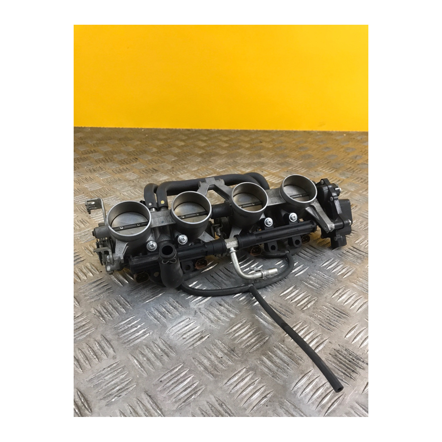 Rampe injection pour SUZUKI GSR 750 2014