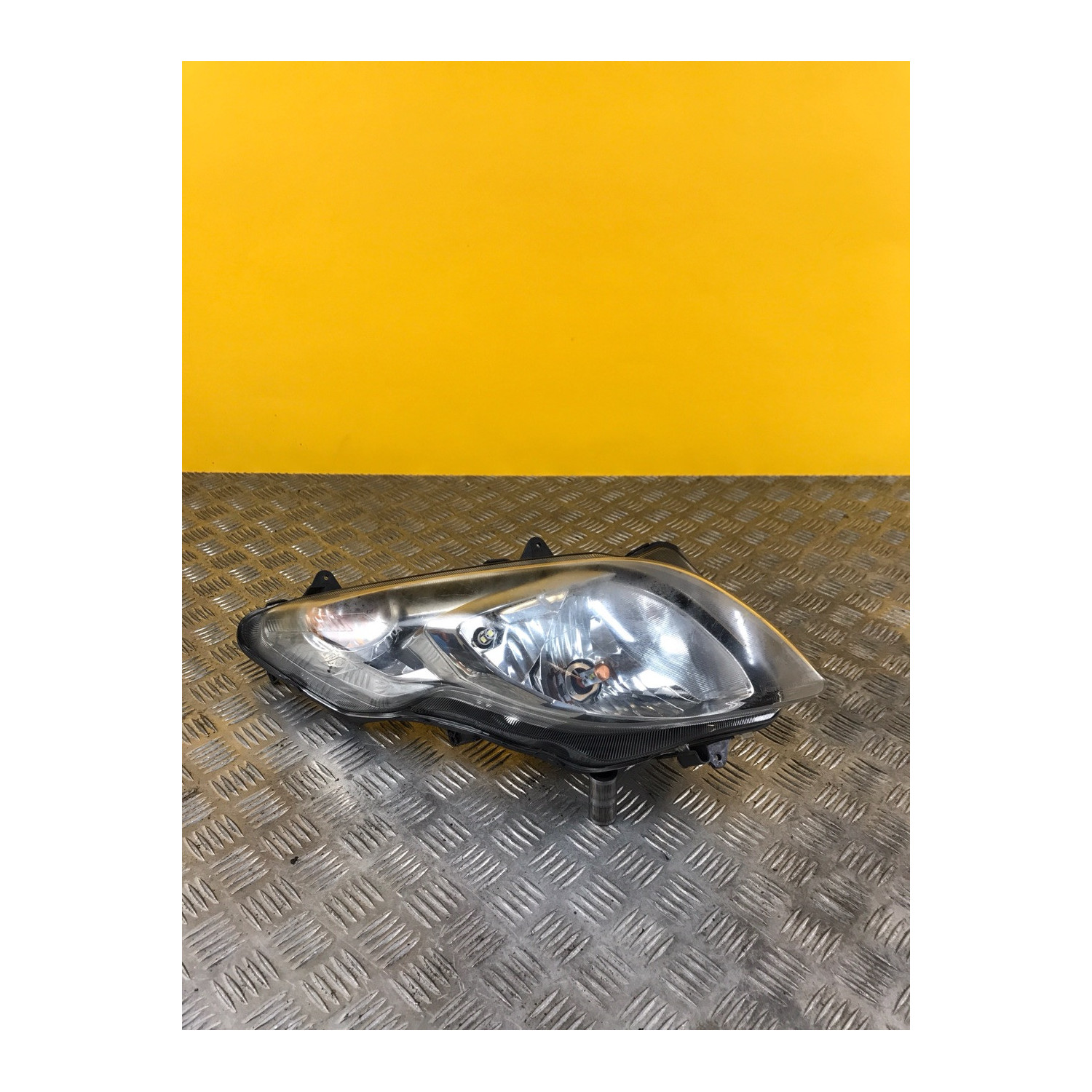 Optique avant droite pour SUZUKI BURGMAN 400 2006