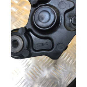 Platine repose pieds avant droite pour YAMAHA MT 07 2020
