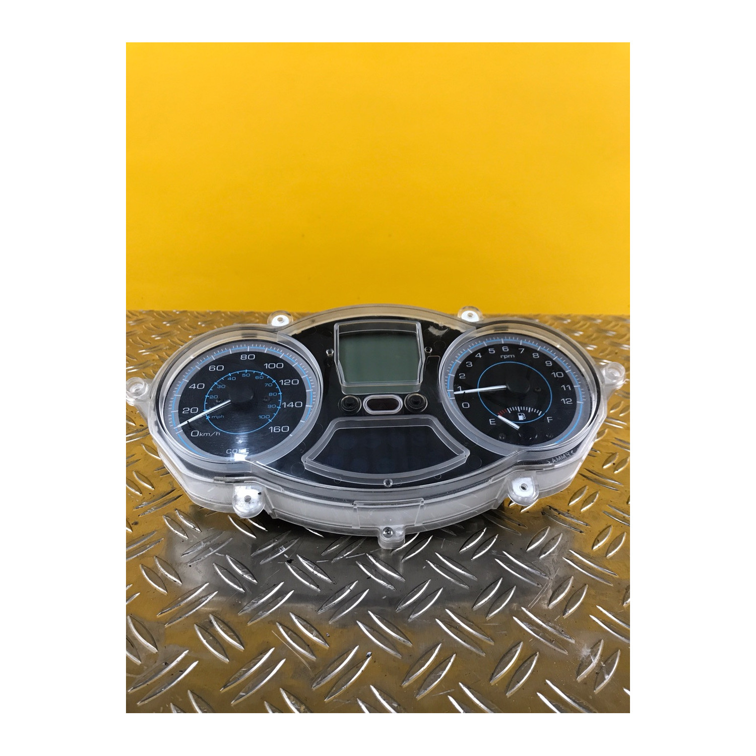 Compteur tableau de bord pour PIAGGIO X EVO 125 2007