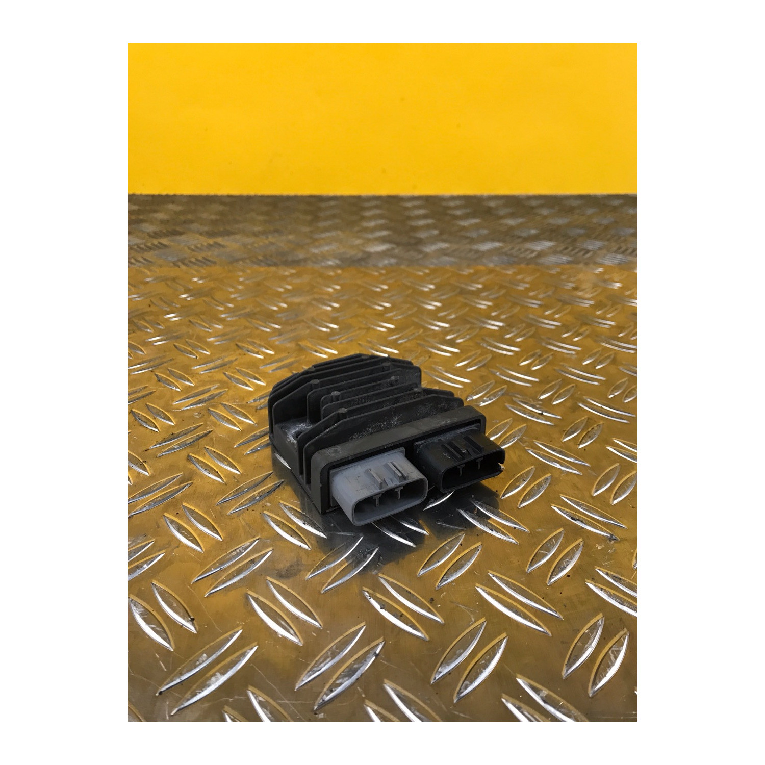 Régulateur de tension pour BMW C650 GT 2012