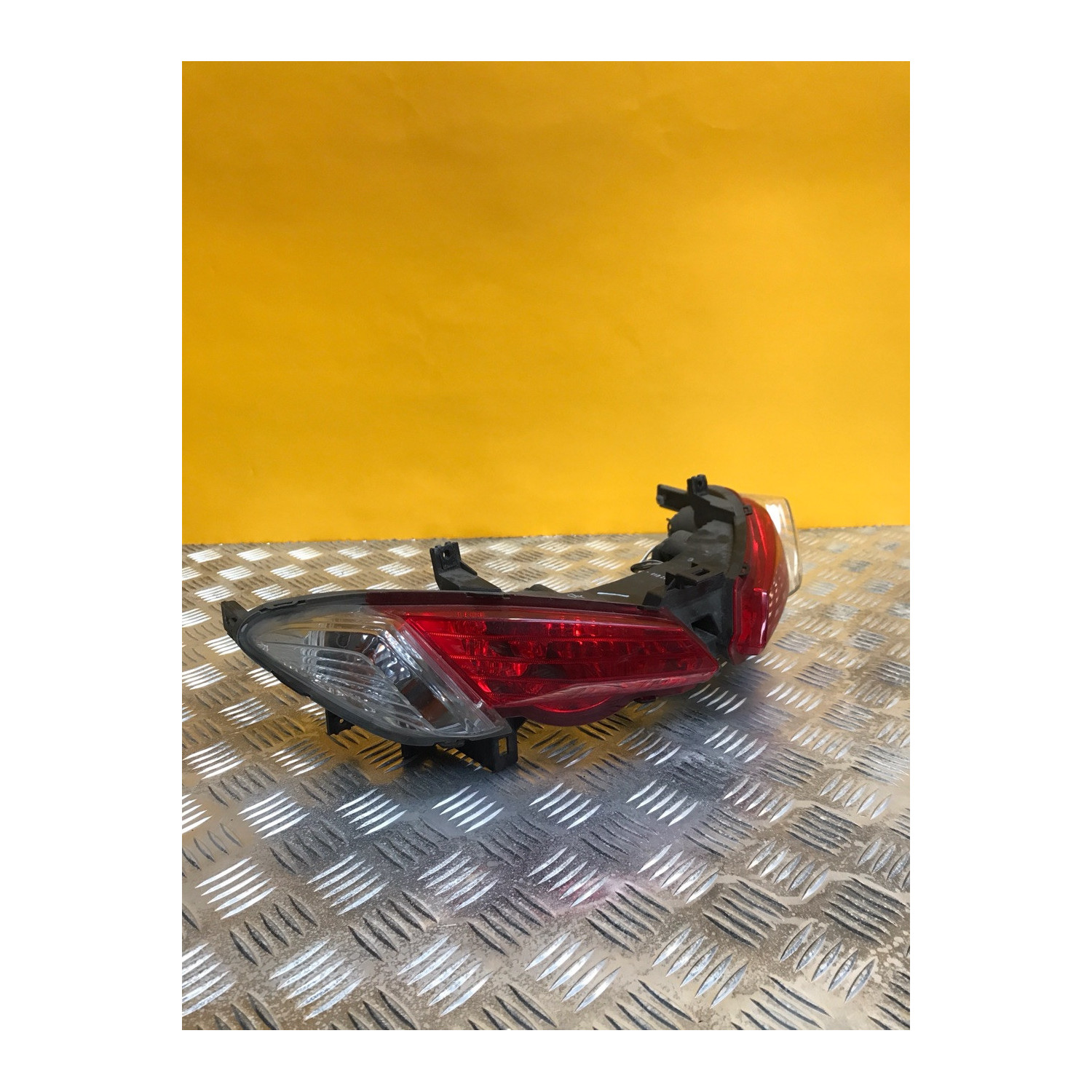 Feux arrière pour SUZUKI BURGMAN 125 2018
