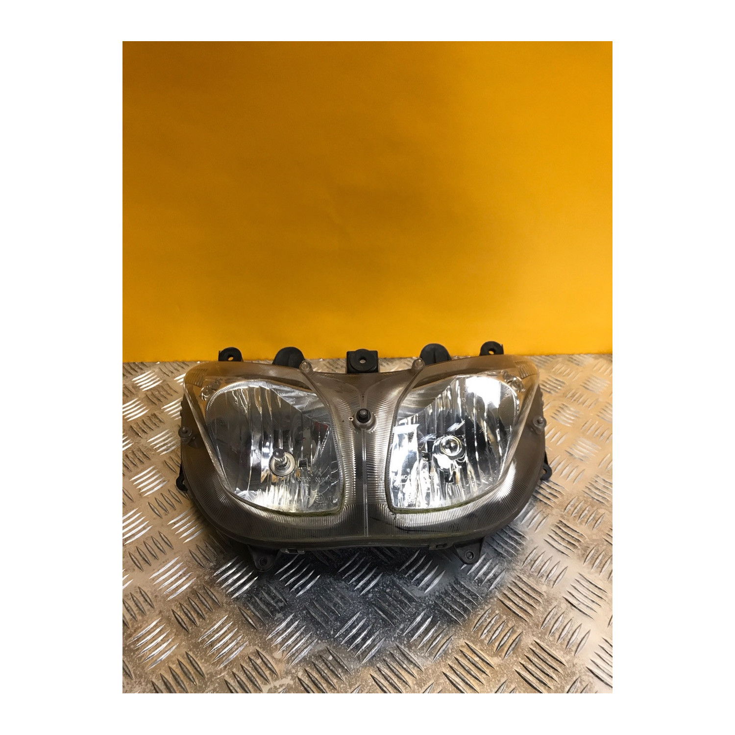 Phare avant pour SUZUKI BURGMAN 125 2018